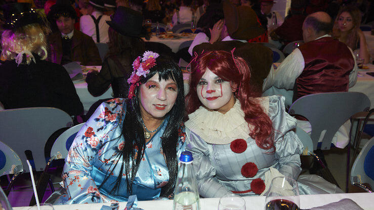 Die Narren waren bester Stimmung und hatten sich allesamt kreative Kostüme ausgesucht. Die Narren waren bester Stimmung und hatten sich allesamt kreative Kostüme ausgesucht.