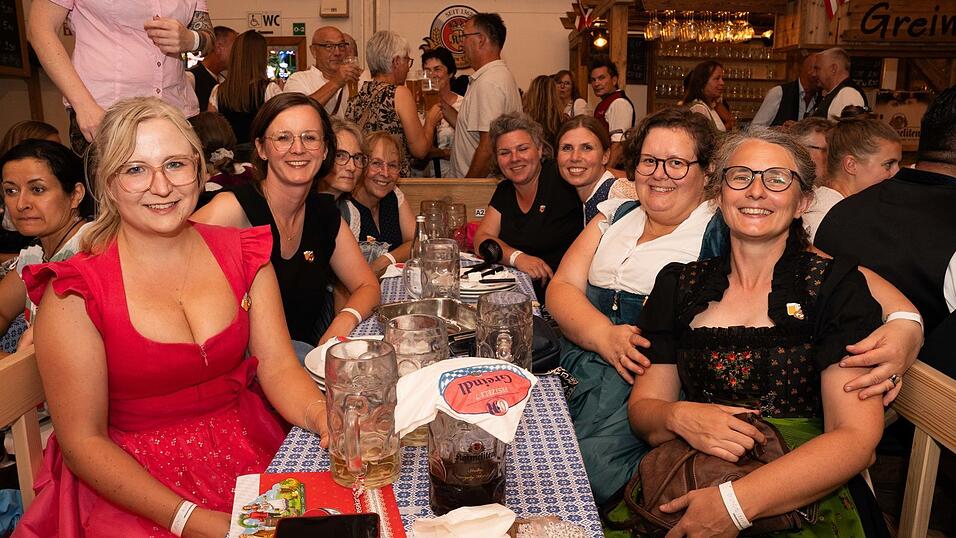 Die Partybilder vom Donnerstag, 13. August, aus dem Festzelt Greindl. Die Partybilder vom Donnerstag, 13. August, aus dem Festzelt Greindl.