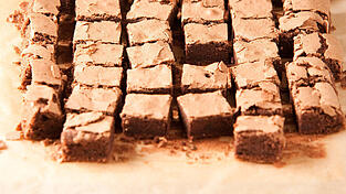 Ein 20-Jähriger aus Hengersberg backt Brownies mit Haschisch. Seine Mutter isst zwei davon – und muss anschließend ins Krankenhaus. Jetzt ermittelt die Polizei. (Symbolfoto) Ein 20-Jähriger aus Hengersberg backt Brownies mit Haschisch. Seine Mutter isst zwei davon – und muss anschließend ins Krankenhaus. Jetzt ermittelt die Polizei. (Symbolfoto)