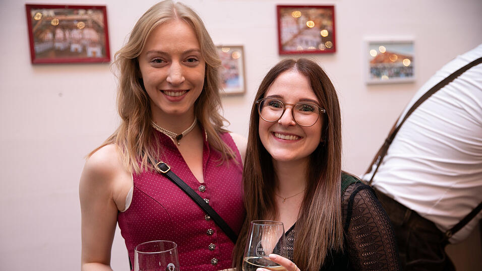 Die Partybilder vom Freitag, 8. August, aus dem Festzelt Greindl. Die Partybilder vom Freitag, 8. August, aus dem Festzelt Greindl.