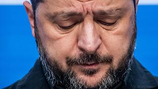 Der ukrainische Präsident Wolodymyr Selenskyj hat sich enttäuscht über die Aussetzung neuer US-Sanktionen gegen Russland gezeigt. (Archivbild) Der ukrainische Präsident Wolodymyr Selenskyj hat sich enttäuscht über die Aussetzung neuer US-Sanktionen gegen Russland gezeigt. (Archivbild)