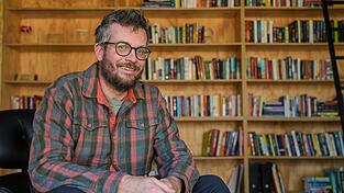 John Green wurde durch Jugendbücher wie «Das Schicksal ist ein mieser Verräter» bekannt. (Archivbild) John Green wurde durch Jugendbücher wie «Das Schicksal ist ein mieser Verräter» bekannt. (Archivbild)