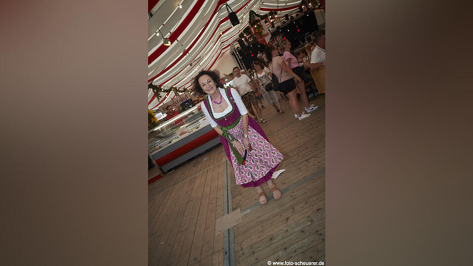 Die Partybilder vom Samstag, 15. August, aus dem Festzelt Lechner. Die Partybilder vom Samstag, 15. August, aus dem Festzelt Lechner.