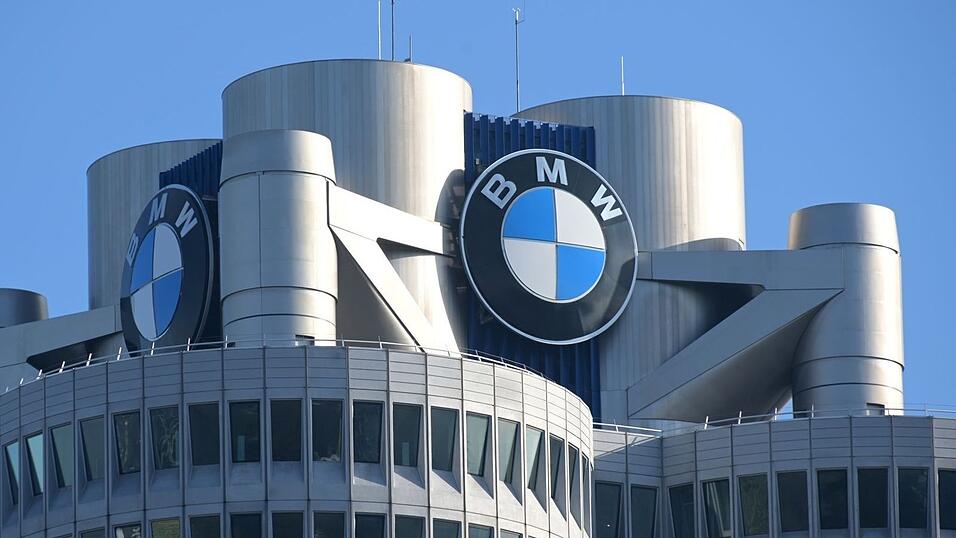 Insgesamt ist das BMW-Werk Dingolfing inzwischen mit 14 Fertigungsstraßen für Batteriemodule, Hochvoltbatterien und E-Motoren belegt. (Symbolbild) Insgesamt ist das BMW-Werk Dingolfing inzwischen mit 14 Fertigungsstraßen für Batteriemodule, Hochvoltbatterien und E-Motoren belegt. (Symbolbild)