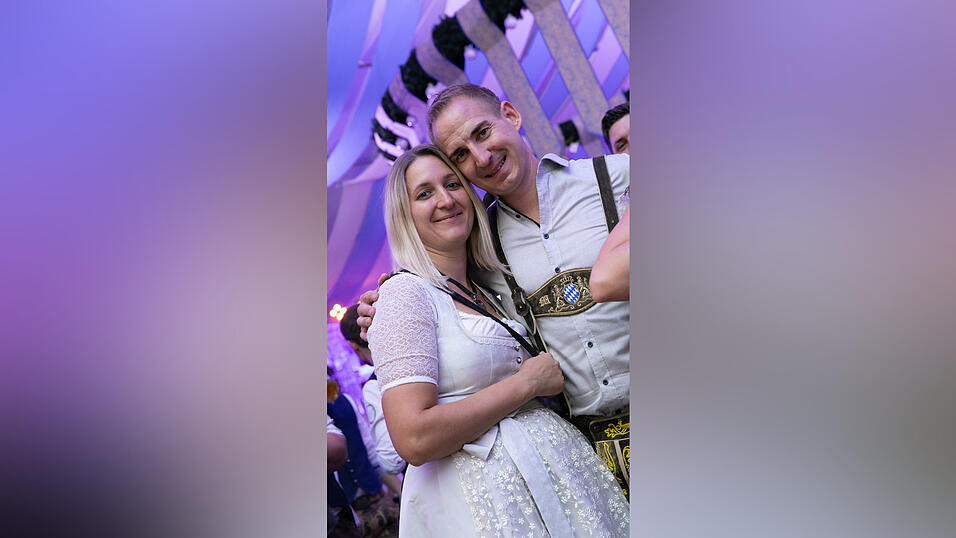 Die Partybilder vom Sonntag, 17. August, aus dem Festzelt Wenisch. Die Partybilder vom Sonntag, 17. August, aus dem Festzelt Wenisch.