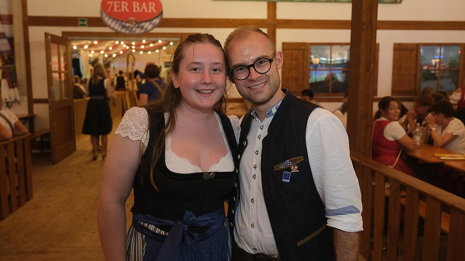 Die Partybilder vom Dienstag, 15. August 2023, aus dem Festzelt Greindl. Die Partybilder vom Dienstag, 15. August 2023, aus dem Festzelt Greindl.