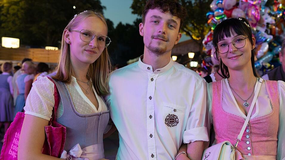 Die Partybilder vom Samstag, 8. August, aus dem Festzelt Weckmann. Die Partybilder vom Samstag, 8. August, aus dem Festzelt Weckmann.