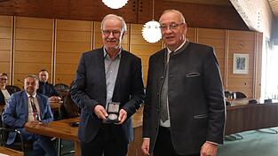 &bdquo;Ich habe unglaublich gern hier gearbeitet, auch wegen dem tollen Team&ldquo;, sagt Karl-Heinz Aschenbrenner (links).