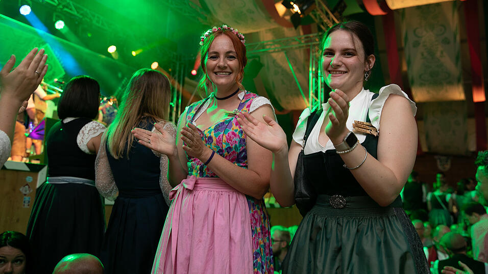 Echte Blasmusikfans lie&szlig;en sich auch den zweiten Auftritt in Folge am Dienstagabend nicht entgehen.