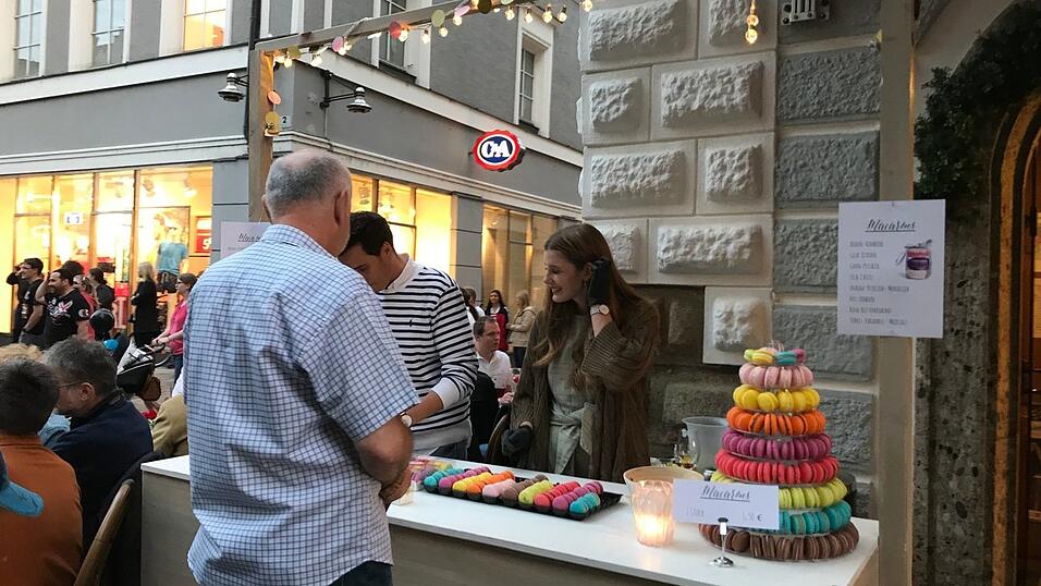 Der Straubinger Stadtplatz wird am Wochenende ganz in mittelalterliches Flair getaucht. Die schönsten Schnappschüsse haben wir für Sie zusammengestellt. Der Straubinger Stadtplatz wird am Wochenende ganz in mittelalterliches Flair getaucht. Die schönsten Schnappschüsse haben wir für Sie zusammengestellt.