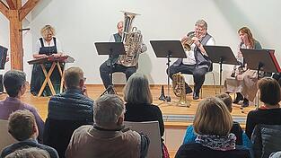 Authentische Volksmusik mit dem Ensemble &bdquo;Drunt und Drobm&ldquo;.