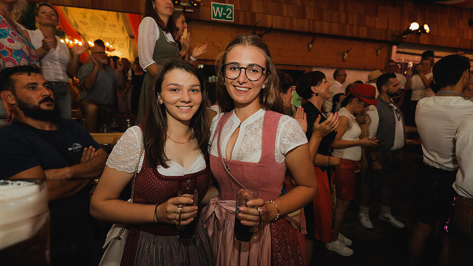 Die Partybilder vom Dienstag, 13. August 2024, aus dem Festzelt Weckmann. Die Partybilder vom Dienstag, 13. August 2024, aus dem Festzelt Weckmann.