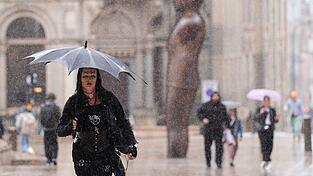 Sturm Floris sorgt für Unwetter in Großbritannien und Irland.