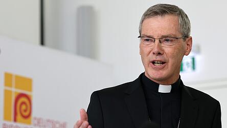 Bischof Heiner Wilmer ist zum neuen Vorsitzenden der Deutschen Bischofskonferenz gewählt worden. Bischof Heiner Wilmer ist zum neuen Vorsitzenden der Deutschen Bischofskonferenz gewählt worden.