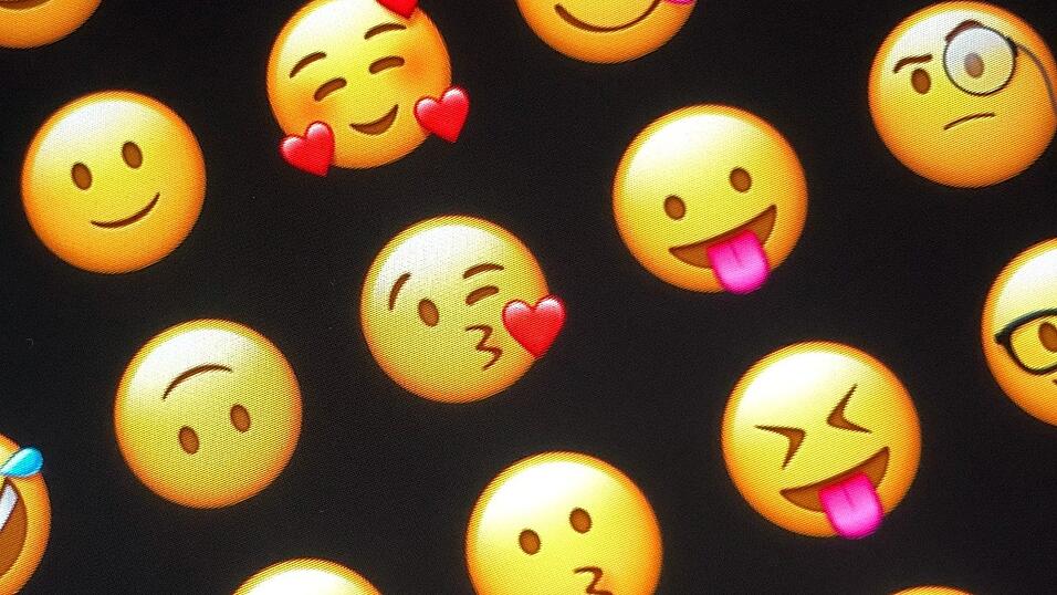 Es gibt schon sehr viele Emojis. Doch es kommen noch immer welche hinzu. (Symbolbild) Es gibt schon sehr viele Emojis. Doch es kommen noch immer welche hinzu. (Symbolbild)