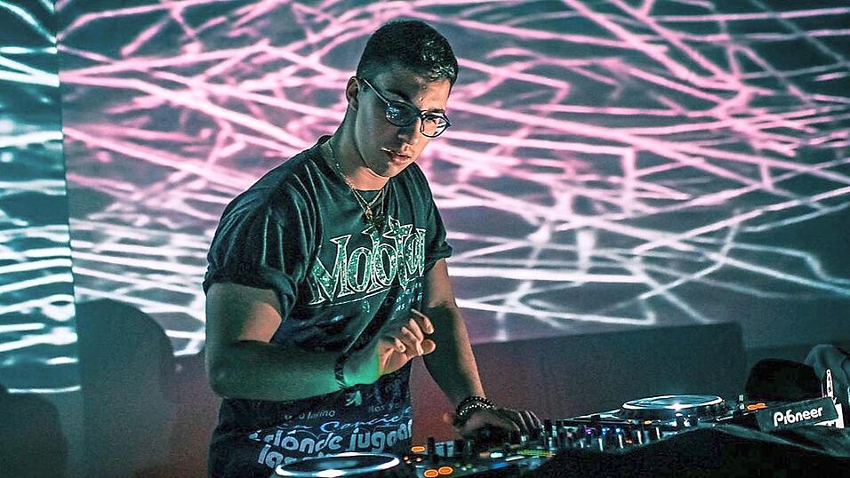 Valentino Baumann legt heute, wenn nicht gerade Corona herrscht, in verschiedenen Clubs auf.