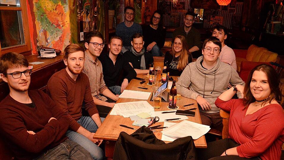 Junge Menschen wollen sich künftig für Moosburg engagieren. Junge Menschen wollen sich künftig für Moosburg engagieren.