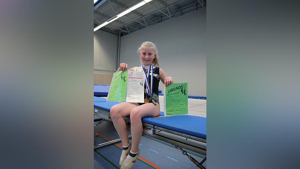 Seit fünf Jahren springt Ruth Ostermeier Trampolin beim FTSV Straubing. (Foto: Eva Rothmeier) Seit fünf Jahren springt Ruth Ostermeier Trampolin beim FTSV Straubing. (Foto: Eva Rothmeier)