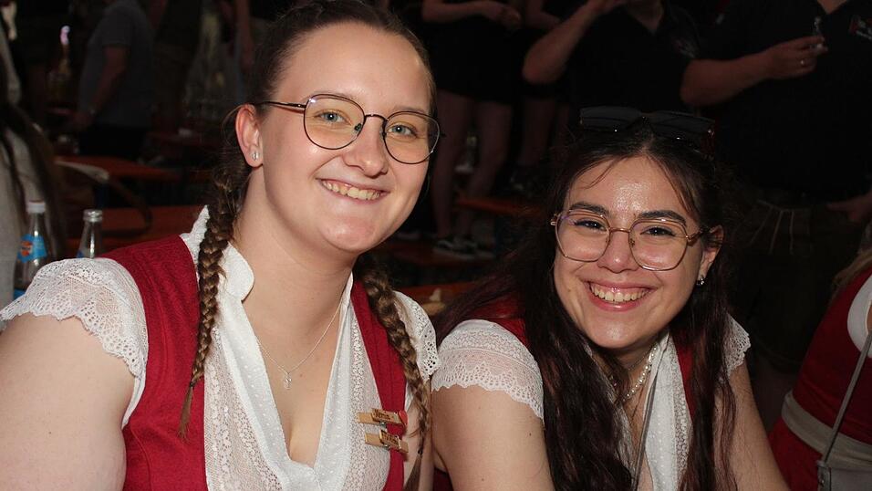 Zur Musik von Headless wurde ausgelassen gefeiert.