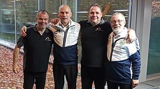 Im Doppelwettbewerb trafen die Landauer Christian Bichler (2.v.l.) und Michael Neuhäusler(r.) auf Markus Dömer (l.) und Andreas Niehaus (2.v.r.), überstanden aber die Vorrunde nicht.