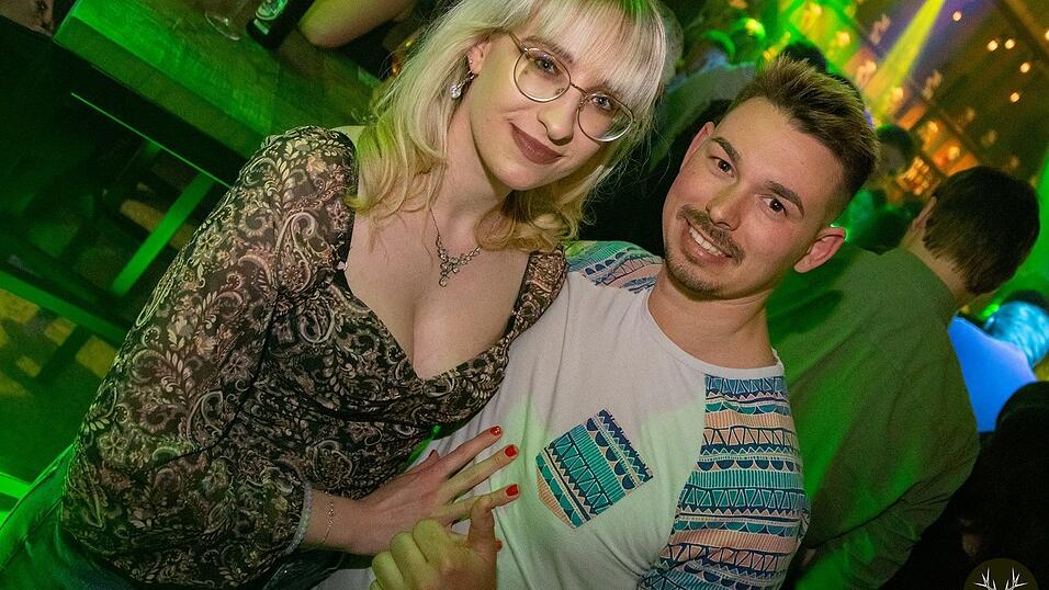 Die Stimmung bei den Partygängern am Samstagabend war prächtig. Die Stimmung bei den Partygängern am Samstagabend war prächtig.