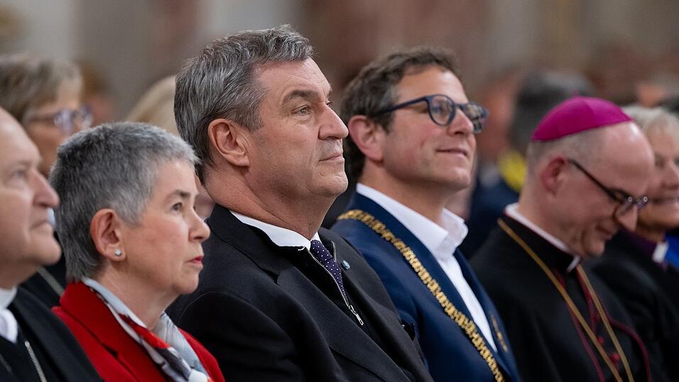 Prominente G&auml;ste waren kurz vor der Er&ouml;ffnung des Katholikentags in der W&uuml;rzburger Residenz zusammengekommen.