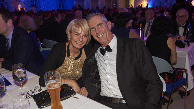 Die Metzgerzunft hat am Samstagabend in die Joseph-von-Fraunhofer-Halle eingeladen. Die Metzgerzunft hat am Samstagabend in die Joseph-von-Fraunhofer-Halle eingeladen.