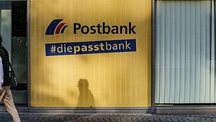 Im Tarifkonflikt bei der Postbank macht Verdi erneut mit Warnstreiks Druck. (Archivbild) Im Tarifkonflikt bei der Postbank macht Verdi erneut mit Warnstreiks Druck. (Archivbild)