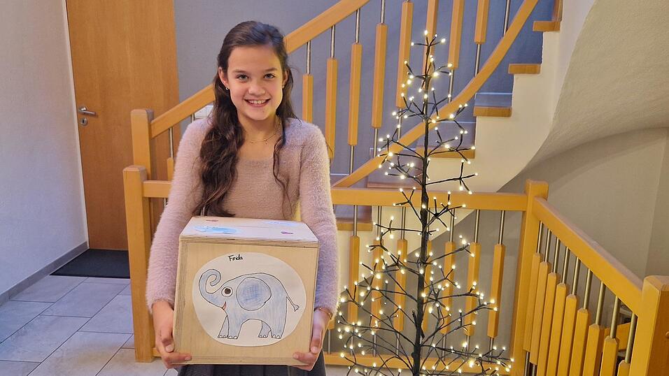 Laura Einhellig mit der Spendenbox, die sich heuer hoffentlich wieder kräftig füllen wird. Laura Einhellig mit der Spendenbox, die sich heuer hoffentlich wieder kräftig füllen wird.