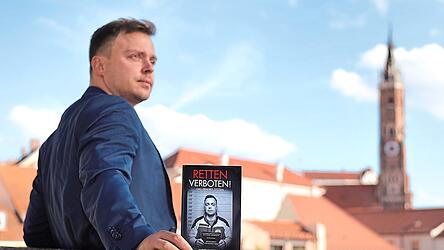 Andreas Drobeck hilft bis heute Notfallsanit&auml;tern, die sich in einer Situation befinden, die auch er erlebt hat. F&uuml;r die &bdquo;Leichen des Systems&ldquo; habe er auch das Buch geschrieben, sagt er.