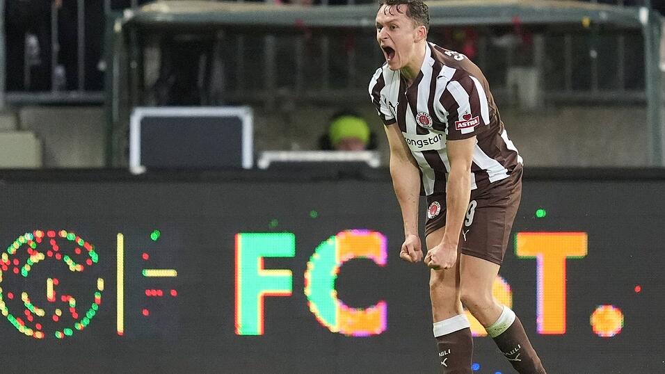 Martijn Kaars jubelt über seinen Treffer zum 1:0 für den FC St. Pauli. Martijn Kaars jubelt über seinen Treffer zum 1:0 für den FC St. Pauli.