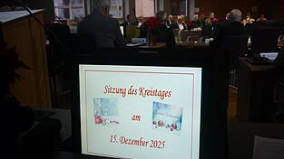 Am Montagnachmittag war die Jahresschlusssitzung. Am Montagnachmittag war die Jahresschlusssitzung.