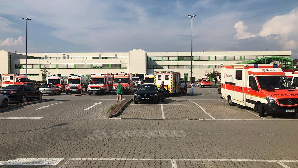 Großeinsatz in Neutraubling bei Globus Großeinsatz in Neutraubling bei Globus