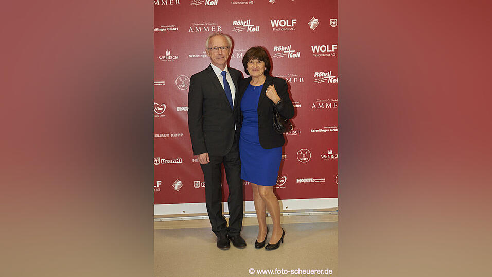 Die Metzgerzunft hat am Samstagabend in die Joseph-von-Fraunhofer-Halle eingeladen. Die Metzgerzunft hat am Samstagabend in die Joseph-von-Fraunhofer-Halle eingeladen.