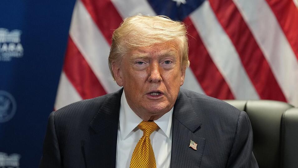 US-Präsident Trump droht dem Iran weitere Angriffe an. US-Präsident Trump droht dem Iran weitere Angriffe an.