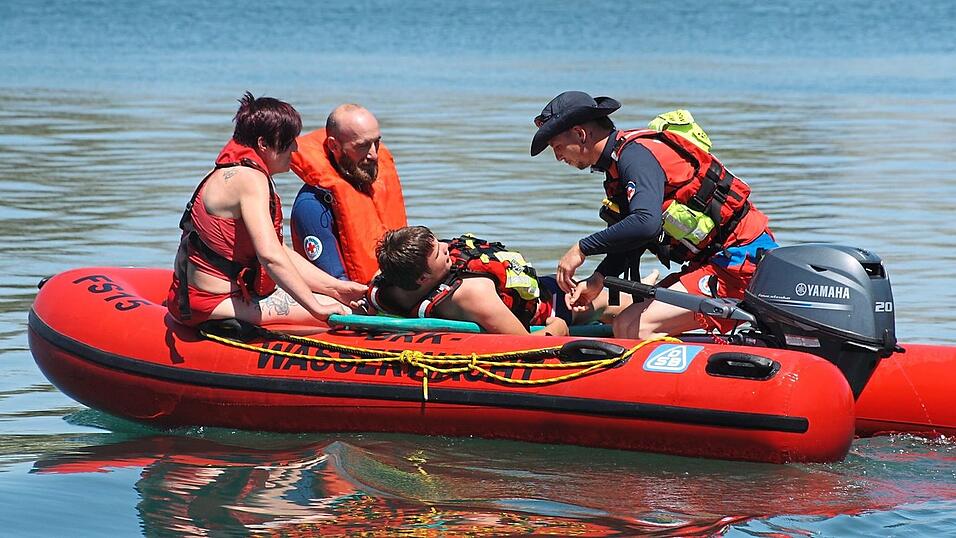 Der hohe Ausbildungsstand und die permanente Einsatzbereitschaft der Moosburger Wasserwacht sind das Resultat st&auml;ndigen Trainings wie zum Beispiel mit dem Motorboot der Schnelleinsatzgruppe.