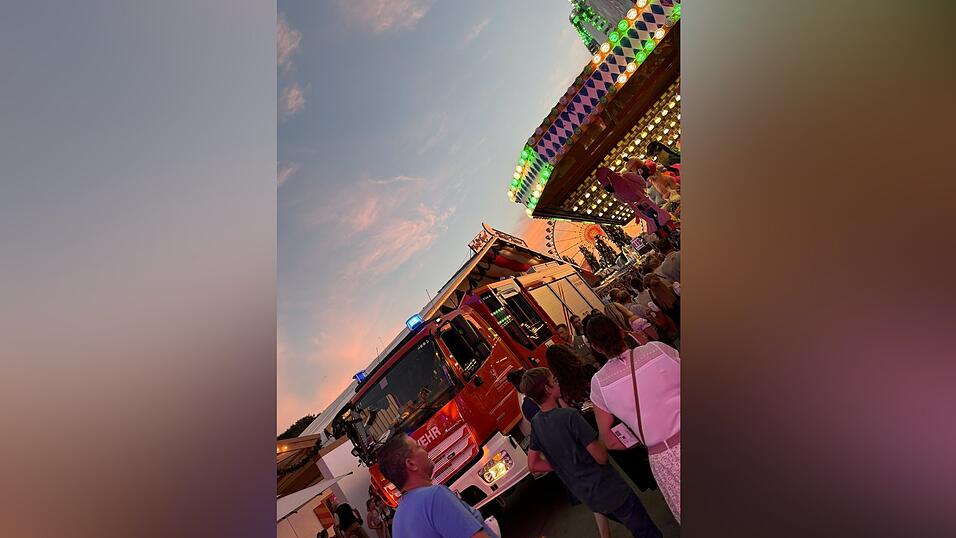 Die Freiwillige Feuerwehr Straubing im Einsatz. 