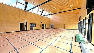 Der Innenausbau der Kleinsporthalle geht zügig voran, die meisten Gewerke sind bis Ende des Monats abgeschlossen. Der Innenausbau der Kleinsporthalle geht zügig voran, die meisten Gewerke sind bis Ende des Monats abgeschlossen.