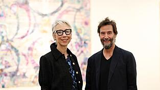 Der Schauspieler Keanu Reeves besichtigte die Ausstellung seiner Partnerin Alexandra Grant in Nürnberg. Der Schauspieler Keanu Reeves besichtigte die Ausstellung seiner Partnerin Alexandra Grant in Nürnberg.