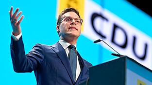 Baden-Württembergs CDU-Landeschef Hagel will nicht über das Tennisspiel von Berlins Regierendem Bürgermeister Wegener streiten - es brauche vielmehr eine Debatte über den Linksterrorismus in Deutschland. (Archivbild) Baden-Württembergs CDU-Landeschef Hagel will nicht über das Tennisspiel von Berlins Regierendem Bürgermeister Wegener streiten - es brauche vielmehr eine Debatte über den Linksterrorismus in Deutschland. (Archivbild)