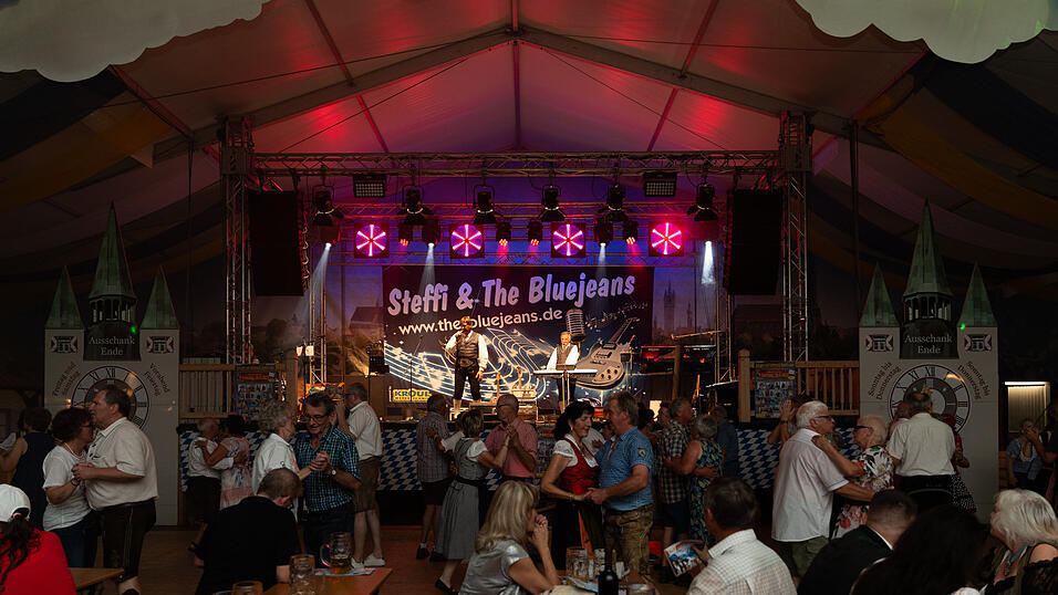 Die Partybilder vom Montag, 21. August 2023, aus dem Festzelt Reisinger. Die Partybilder vom Montag, 21. August 2023, aus dem Festzelt Reisinger.