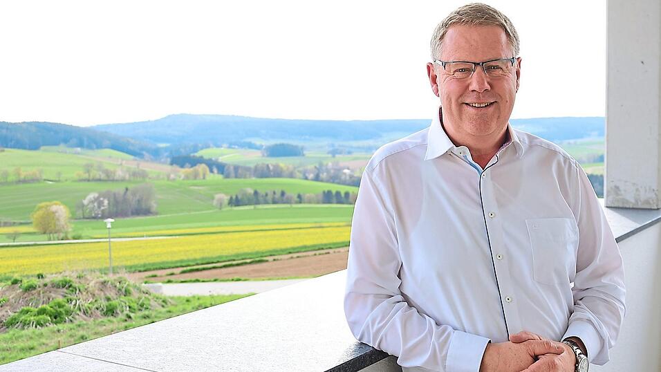 Herbert Bauer feiert am heutigen Samstag seinen 60. Geburtstag. Seit der Kommunalwahl 2008 ist seine Vita untrennbar mit dem B&uuml;rgermeisteramt verwoben. 'Ich bin dankbar und zufrieden, wie mein bisheriges Leben verlaufen ist', sagt er r&uuml;ckblickend.