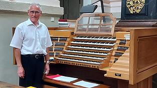 Der frühere Mainburger Kirchenmusiker Franz Ballon hat eine Orgelfantasie zur Olympischen Hymne geschrieben, die jetzt rechtzeitig zum Start der Spiele erschienen ist. Der frühere Mainburger Kirchenmusiker Franz Ballon hat eine Orgelfantasie zur Olympischen Hymne geschrieben, die jetzt rechtzeitig zum Start der Spiele erschienen ist.