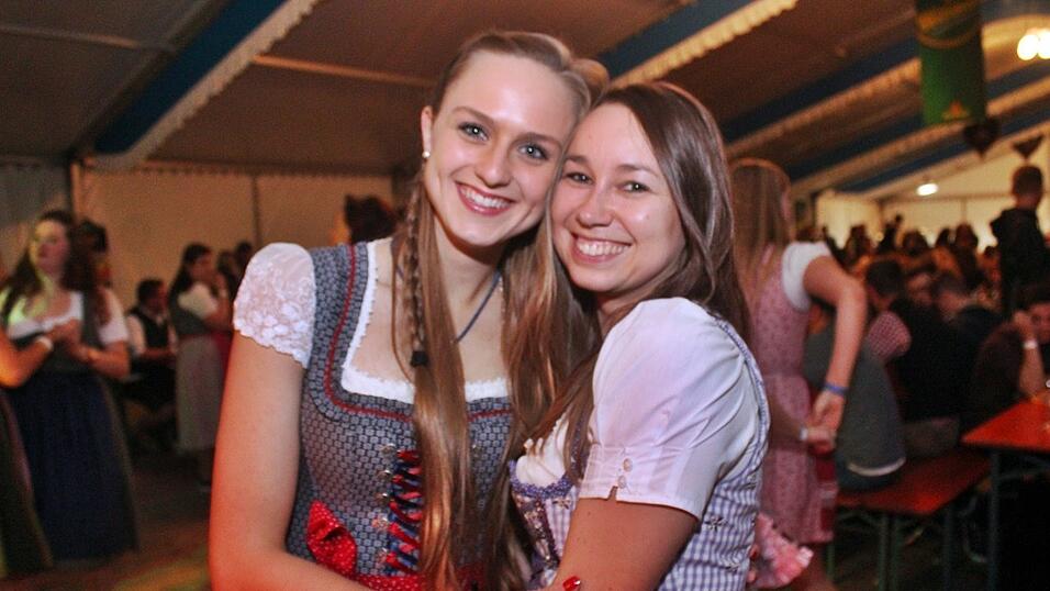 Die besten Bilder vom Wein- und Wei&szlig;bierfest des Burschenvereins Arth und der M&auml;dchengruppe.