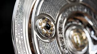 Neuer Au&szlig;enring f&uuml;r die Meisterschale der Fu&szlig;ball-Bundesliga.