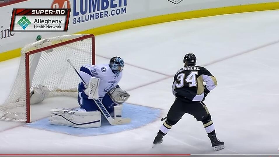 Zwei Vorlagen, zwei weitere Jahre. Für Tom Kühnhackl läuft es bei den Pittsburgh Penguins. Zwei Vorlagen, zwei weitere Jahre. Für Tom Kühnhackl läuft es bei den Pittsburgh Penguins.