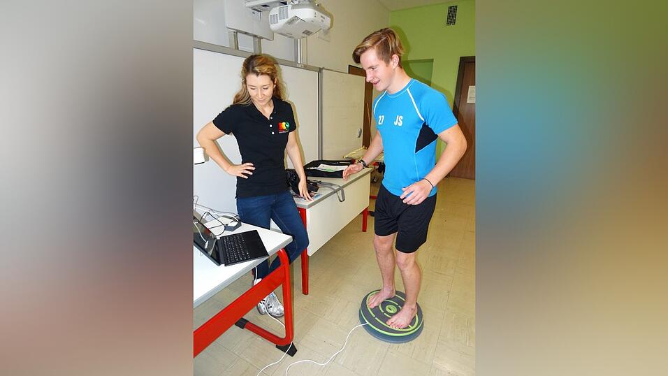 Annika Eichhorn besuchte mit ihrer mobilen Leistungsdiagnostik 'Ready to go' zwei Straubinger Schulen.