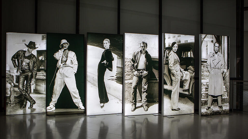 Wie man Kleidung trägt, ist wichtiger, als was man trägt. Das zeigt eine Ausstellung in Augsburg. Wie man Kleidung trägt, ist wichtiger, als was man trägt. Das zeigt eine Ausstellung in Augsburg.