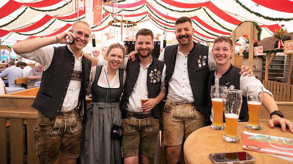 Die Partybilder vom Sonntag, 10. August, aus dem Festzelt Greindl. Die Partybilder vom Sonntag, 10. August, aus dem Festzelt Greindl.