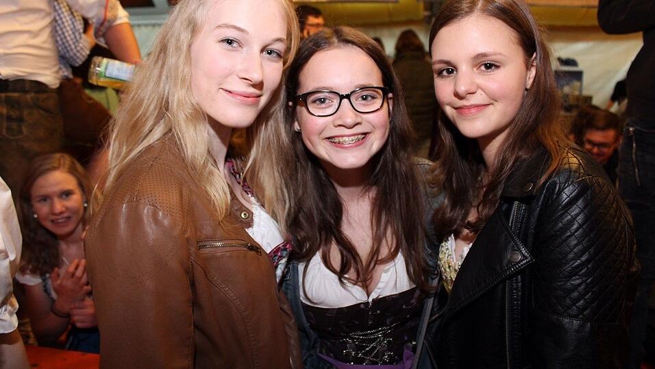 Die Fr&uuml;hjahrsdult 2017 in Landshut neigt sich dem Ende entgegen. Grund genug, noch einmal richtig in den Bierzelten zu feiern - abgerundet vom traditionellen Feuerwerk.